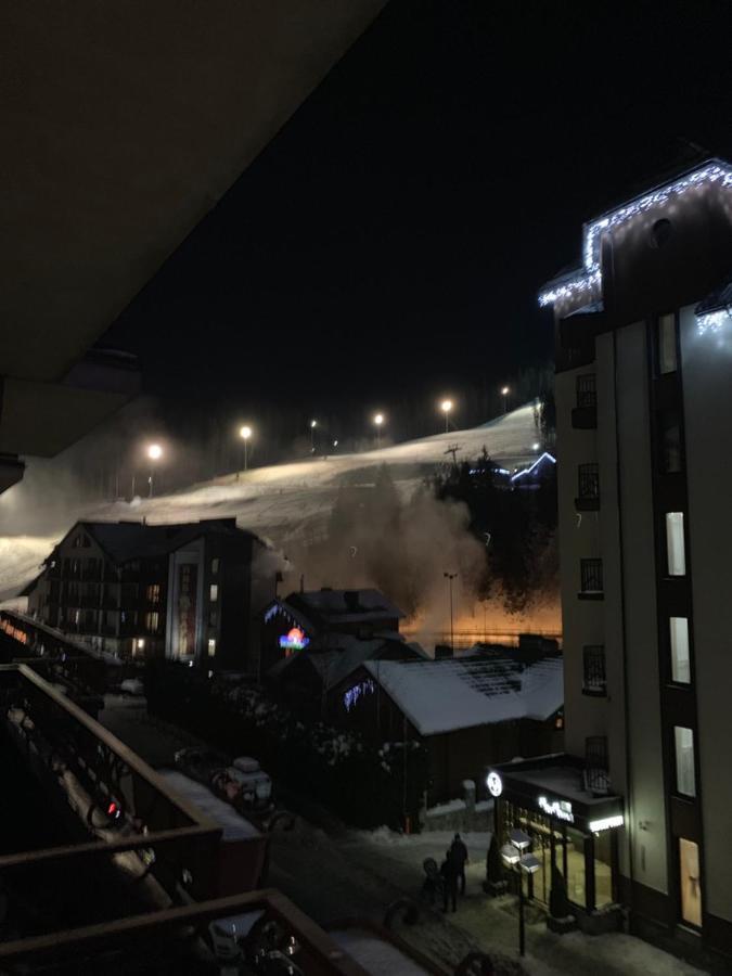 100 metriv vid vytyagu Hotell Bukovel Exteriör bild
